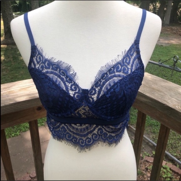 Blue lace bra - Picture 7 of 9